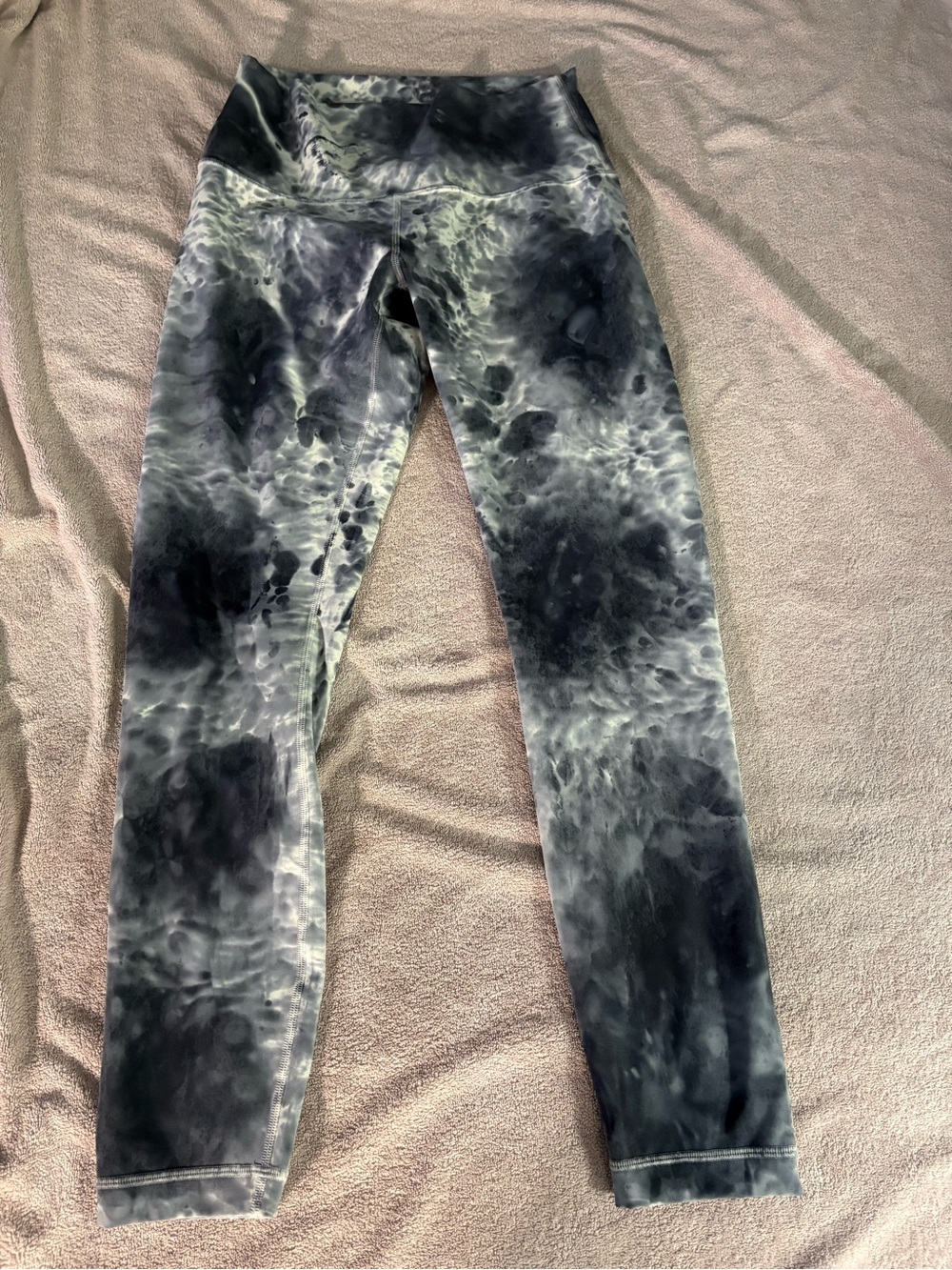 lululemon athletica Gray and White and Blue Tie-Dye Leggings Size 6